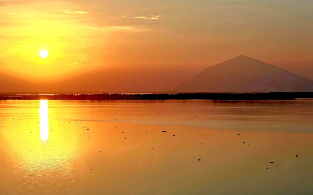 Phong cảnh hồ Dầu Tiếng đẹp ngỡ ngàng